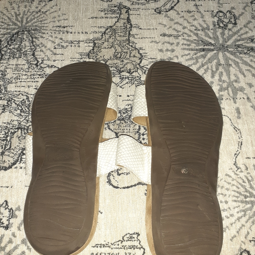 Vionic Sandals - Picture 3 of 4
